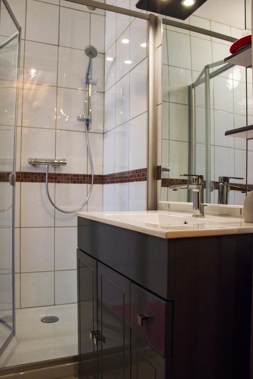 Aux Ronzieres Bed & Breakfast Pouilly-sous-Charlieu Екстериор снимка