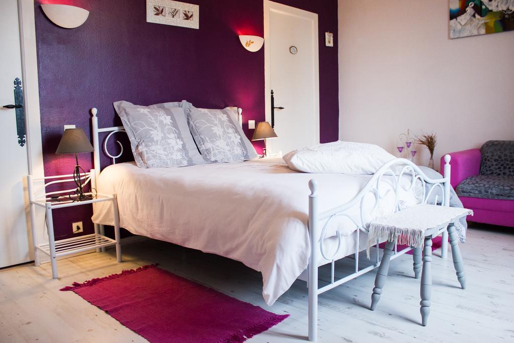 Aux Ronzieres Bed & Breakfast Pouilly-sous-Charlieu Стая снимка