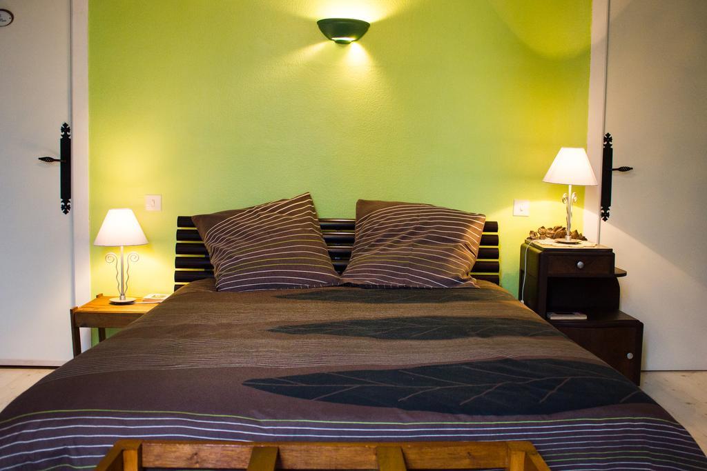Aux Ronzieres Bed & Breakfast Pouilly-sous-Charlieu Стая снимка
