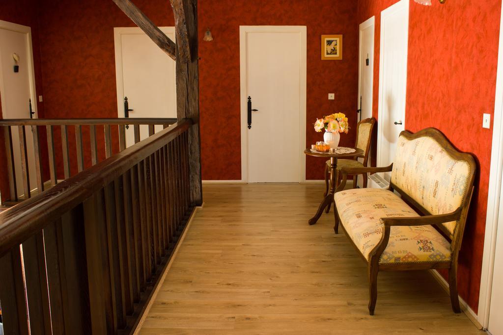 Aux Ronzieres Bed & Breakfast Pouilly-sous-Charlieu Стая снимка