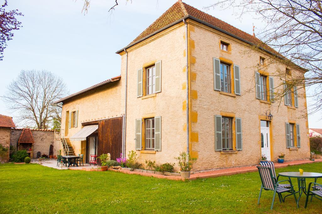 Aux Ronzieres Bed & Breakfast Pouilly-sous-Charlieu Стая снимка