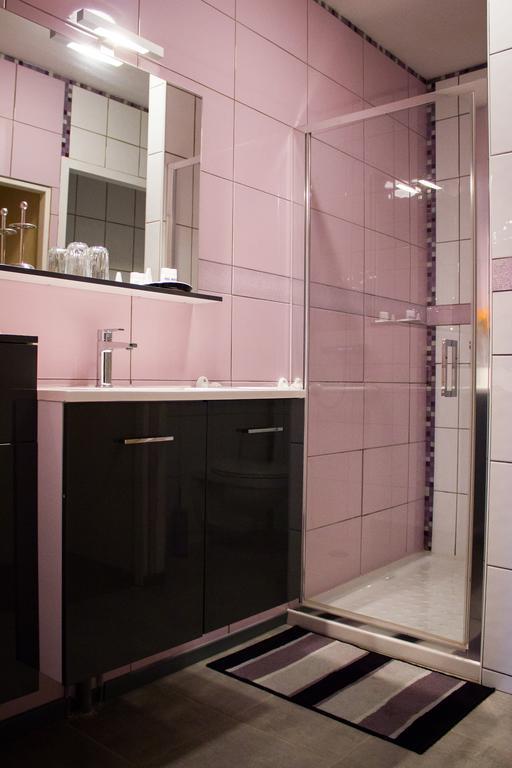Aux Ronzieres Bed & Breakfast Pouilly-sous-Charlieu Екстериор снимка