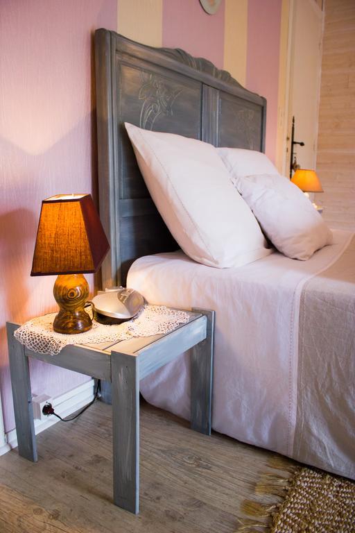 Aux Ronzieres Bed & Breakfast Pouilly-sous-Charlieu Стая снимка