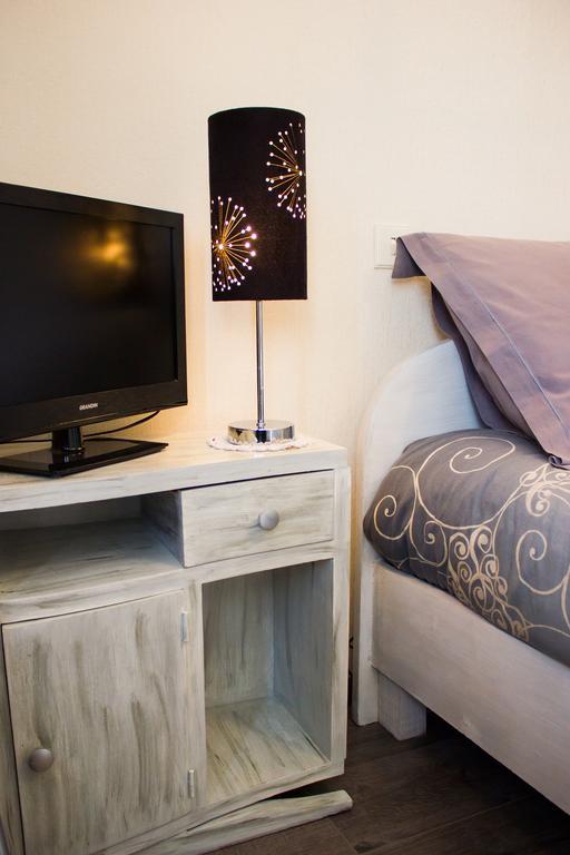Aux Ronzieres Bed & Breakfast Pouilly-sous-Charlieu Стая снимка