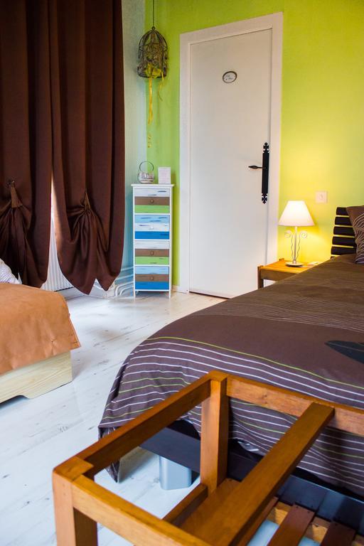 Aux Ronzieres Bed & Breakfast Pouilly-sous-Charlieu Екстериор снимка