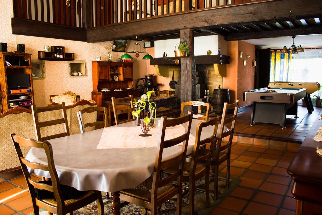 Aux Ronzieres Bed & Breakfast Pouilly-sous-Charlieu Стая снимка
